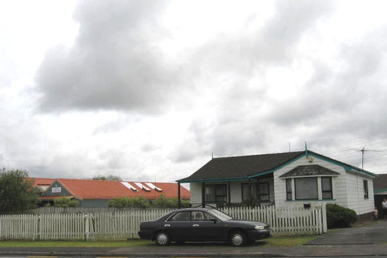 Photo of property in 53 Meadowood Drive, Unsworth Heights, Auckland, 0632