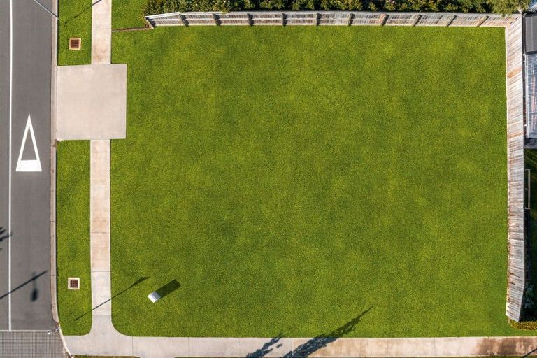 Photo of property in 2 Kittyhawk Road, Burleigh, 7201