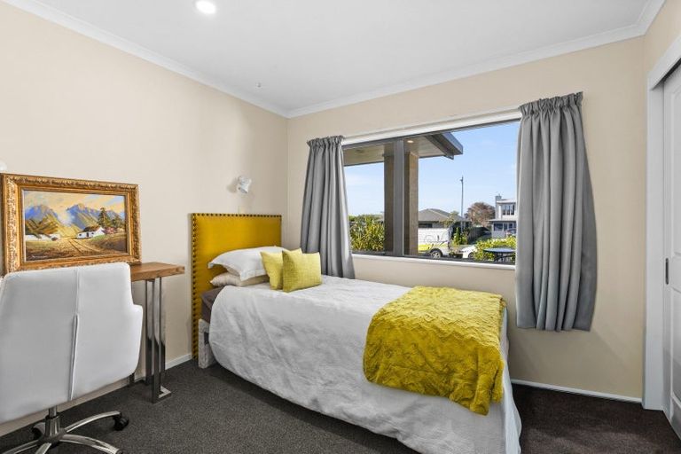Photo of property in 24 Fairview Place, Havelock North, 4130