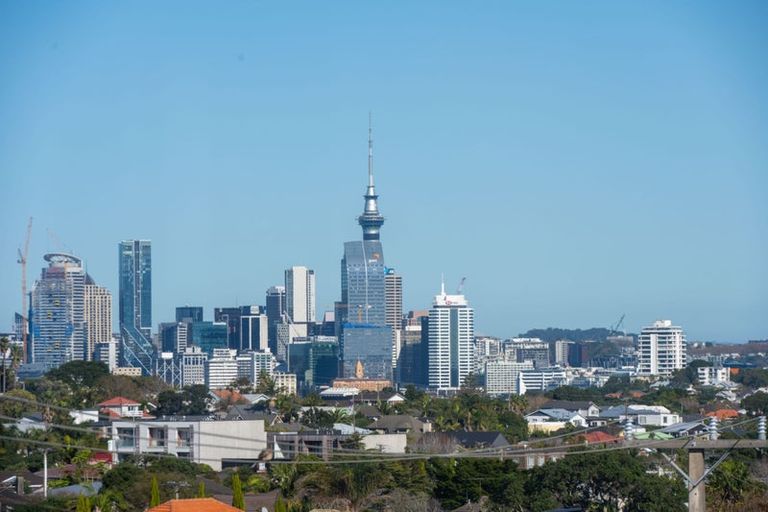 Photo of property in 44a Merani Street, Belmont, Auckland, 0622