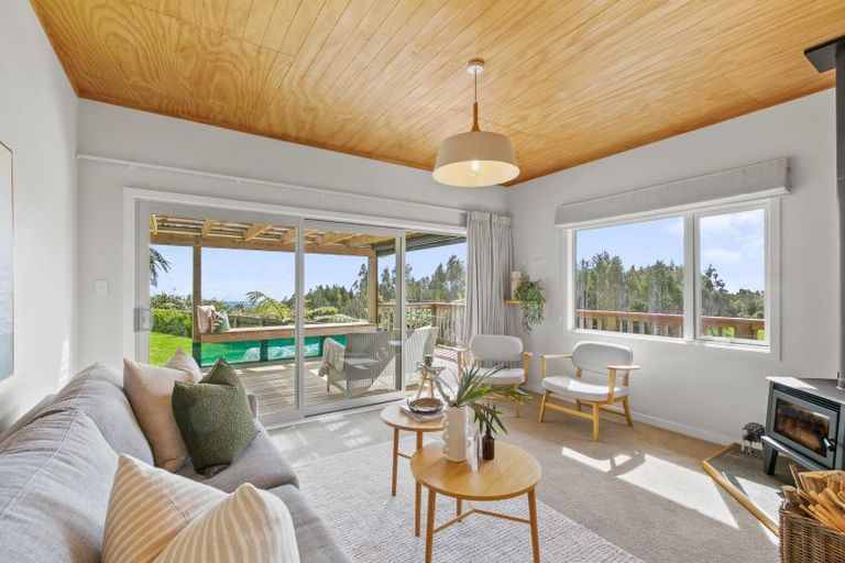 Photo of property in 828 Dover Road, Okato, New Plymouth, 4374