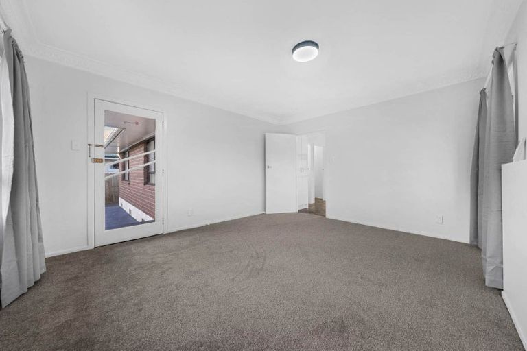 Photo of property in 12 Hunua Road, Papakura, 2110