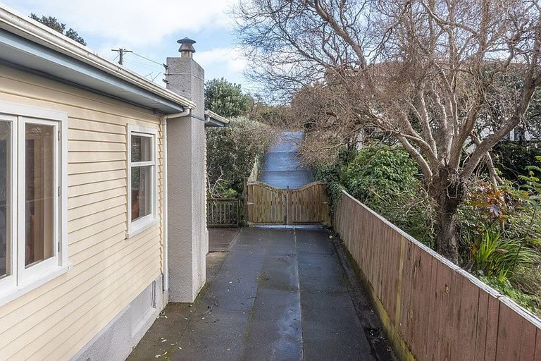 Photo of property in 162 Wellington Road, Paekakariki, 5034