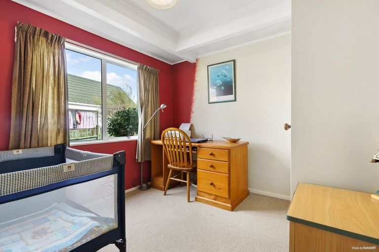 Photo of property in 1/46 Aviemore Drive, Highland Park, Auckland, 2010