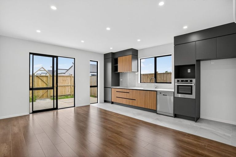 Photo of property in 10 Kaapehu Street, Karaka, 2578