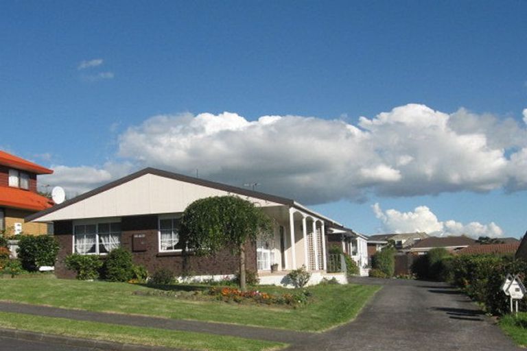Photo of property in 1/88 Dalwhinnie Parade, Highland Park, Auckland, 2010