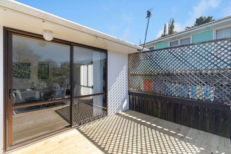 Photo of property in 2/16 Sarajevo Place, Massey, Auckland, 0614