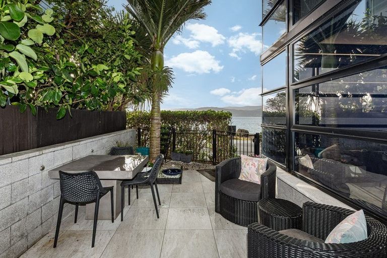 Photo of property in 377a Karaka Bay Road, Karaka Bays, Wellington, 6022