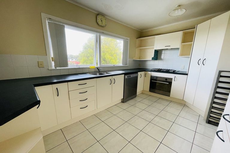 Photo of property in 21 Marlborough Avenue, Glenfield, Auckland, 0629