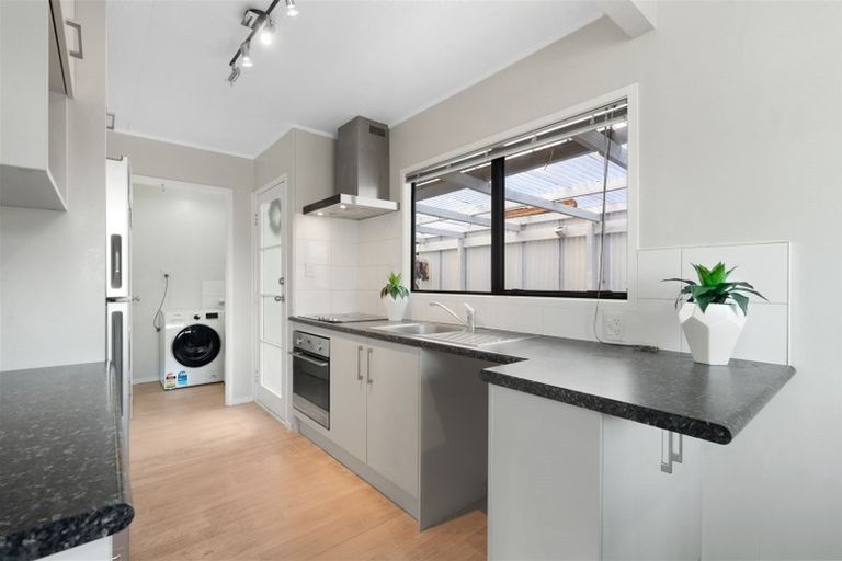 Photo of property in 13 Kopu Place, Clendon Park, Auckland, 2103