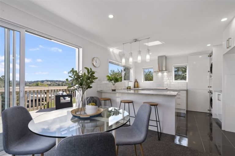 Photo of property in 17 Thomas Avenue, Te Atatu Peninsula, Auckland, 0610