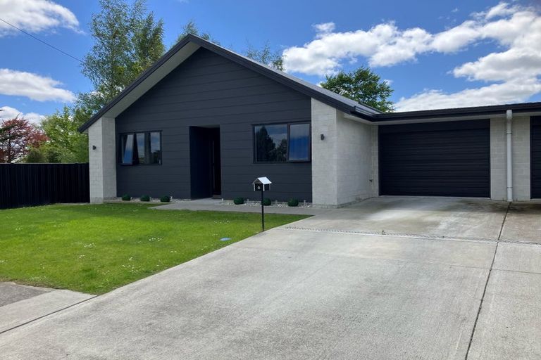 Photo of property in 8 Moore Street, Milton, 9220