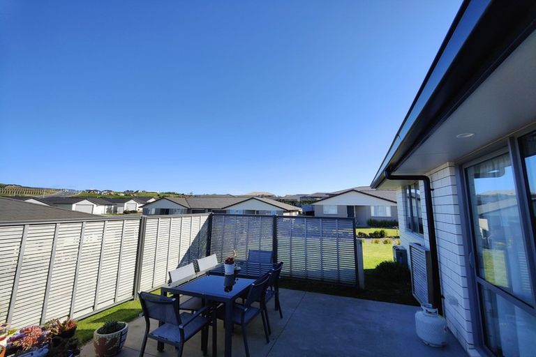 Photo of property in Waterview Estate, 44/4 Greystone Place, Omokoroa, 3114