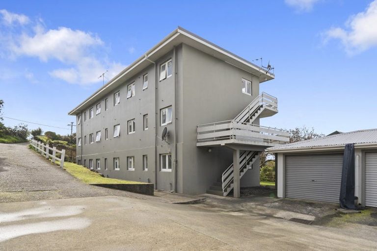 Photo of property in Bryon Court Flats, 25 Apuka Street, Brooklyn, Wellington, 6021