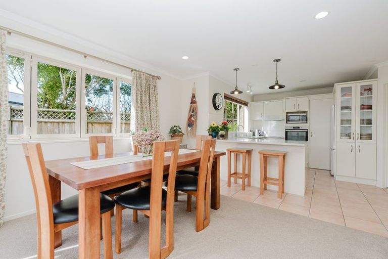 Photo of property in 10 Montrose Crescent, Huntington, Hamilton, 3210