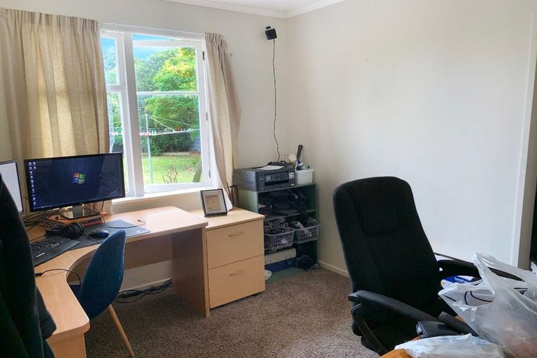 Photo of property in 123 Ruamahanga Crescent, Terrace End, Palmerston North, 4410