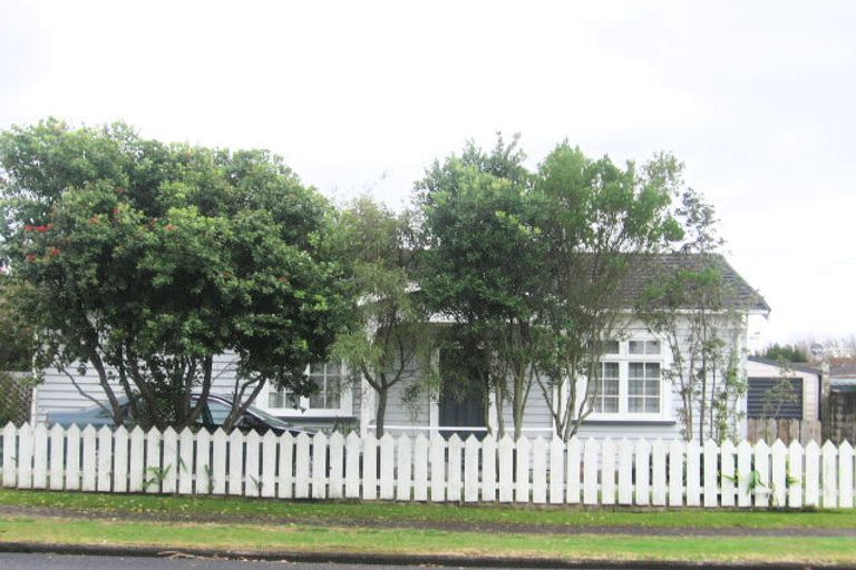 Photo of property in 1/2 Onslow Road, Papakura, 2110