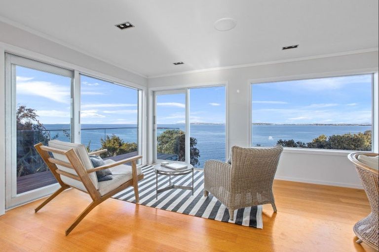 Photo of property in 8 Sykes Avenue, Hatfields Beach, Orewa, 0931