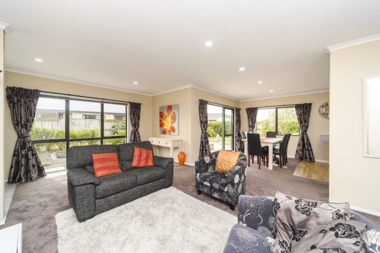Photo of property in 115 Schnell Drive, Kelvin Grove, Palmerston North, 4414