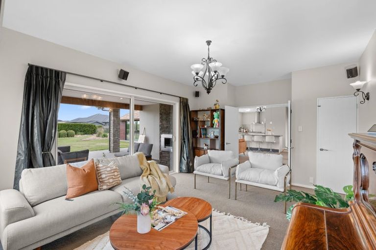 Photo of property in 3 Whitcombe Place, Darfield, 7571