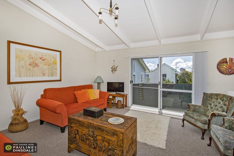 Photo of property in 76 George Street, Hikurangi, 0114
