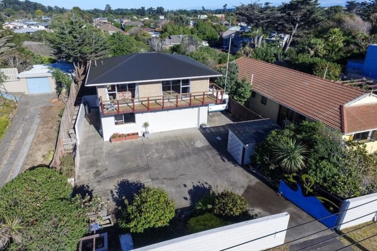 Photo of property in 487 Marine Parade, South New Brighton, Christchurch, 8062