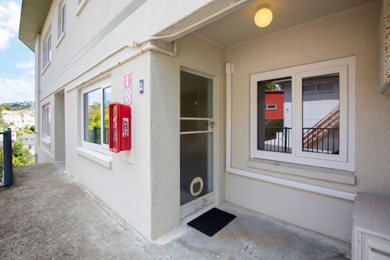 Photo of property in Parkland Flats, 8/51 Adams Terrace, Kelburn, Wellington, 6021