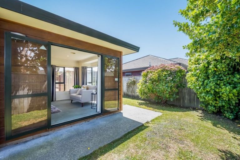 Photo of property in 2/942 High Street, Avalon, Lower Hutt, 5011