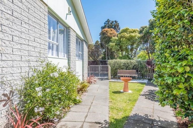 Photo of property in 407a Riverside Drive, Fairfield, Lower Hutt, 5011