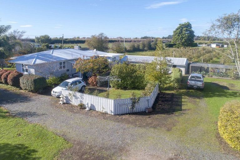 Photo of property in 166 Mill Road, Clive, 4180