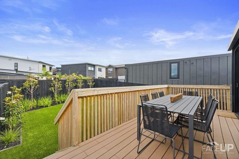 Photo of property in 21 Nugget Avenue, Hobsonville, Auckland, 0616