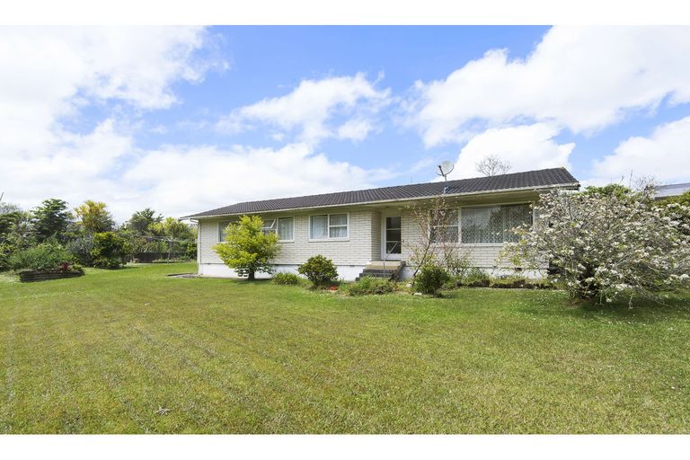 Photo of property in 9 Gregg Place, Sunnyvale, Auckland, 0612