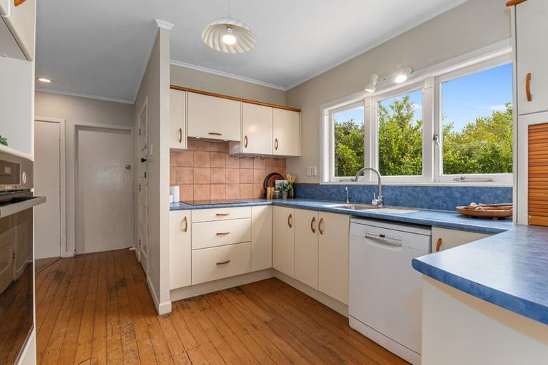 Photo of property in 98 Anzac Road, Morningside, Whangarei, 0110