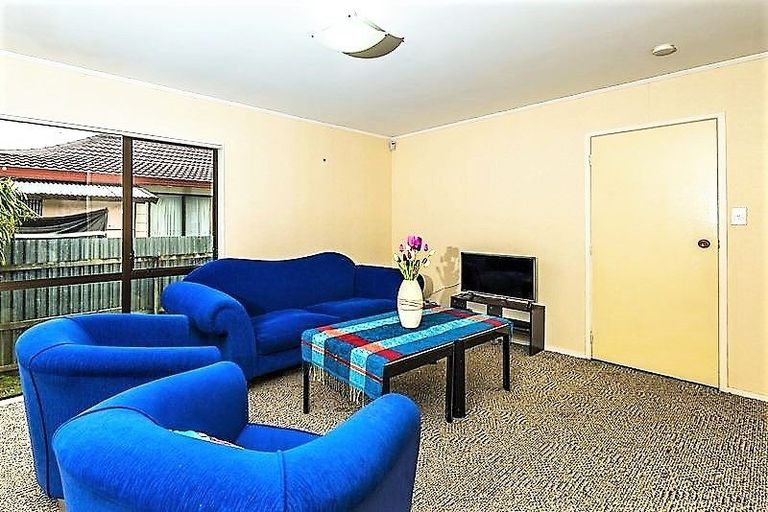 Photo of property in 2/190 Te Irirangi Drive, Flat Bush, Auckland, 2019