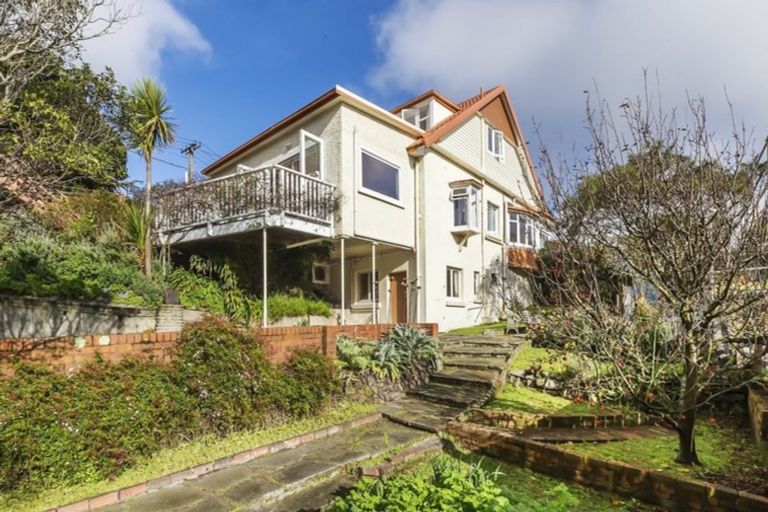 Photo of property in 31 Melbourne Road, Island Bay, Wellington, 6023