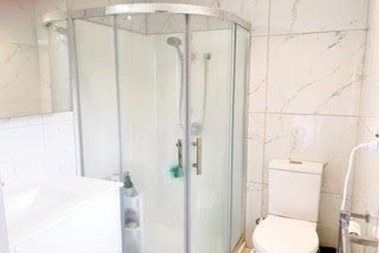 Photo of property in 121 West Harbour Drive, West Harbour, Auckland, 0618