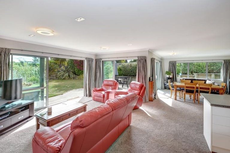 Photo of property in 52 Douglas Street, Allanton, Mosgiel, 9092