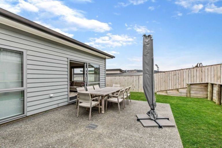 Photo of property in 20 Paparoa Crescent, Aotea, Porirua, 5024
