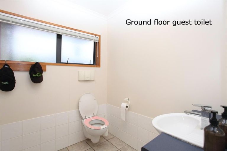 Photo of property in 2 Devon Road, Bucklands Beach, Auckland, 2012