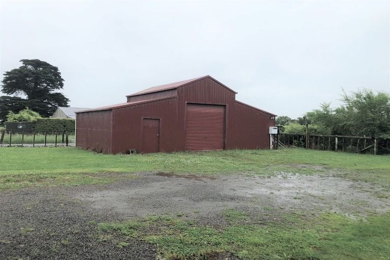 Photo of property in 420 Tararua Road, Levin, 5571