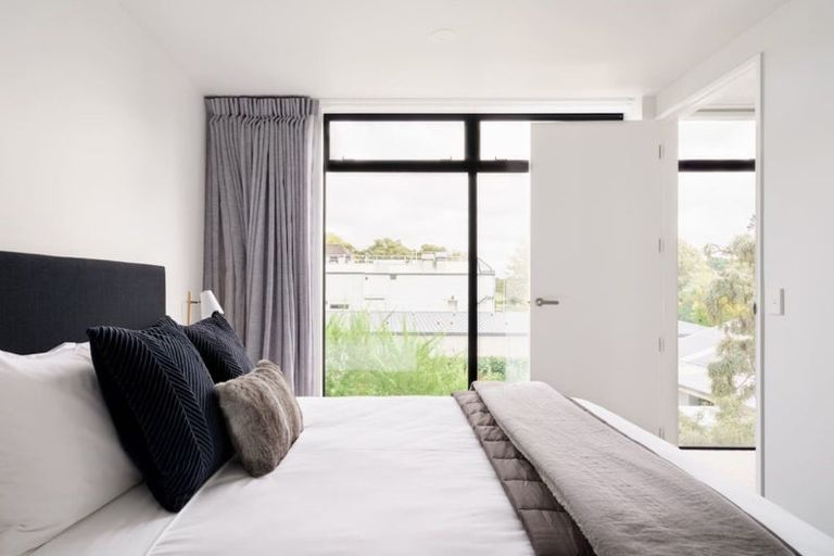 Photo of property in 2/22 Peterborough Street, Christchurch Central, Christchurch, 8013