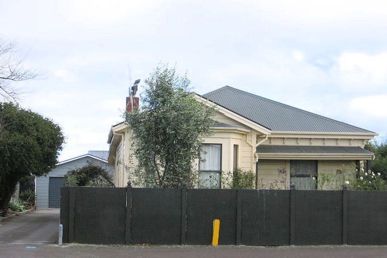 Photo of property in 8 Millar Street, Terrace End, Palmerston North, 4410