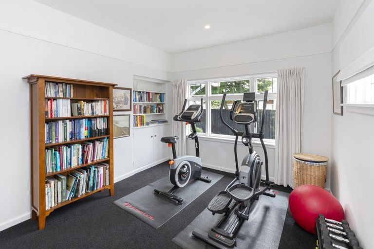Photo of property in 55 Kotare Street, Fendalton, Christchurch, 8041