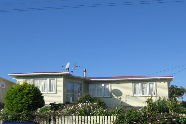 Photo of property in 24 Fantame Street, Cannons Creek, Porirua, 5024