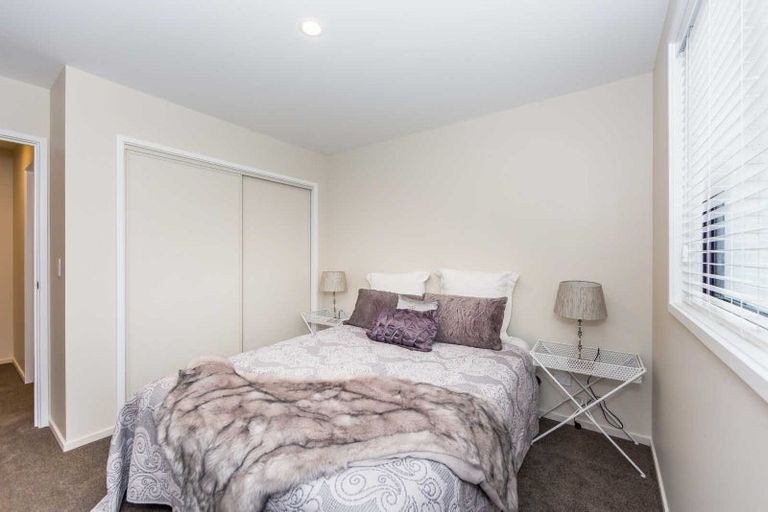 Photo of property in 2/21 Hills Road, Edgeware, Christchurch, 8013