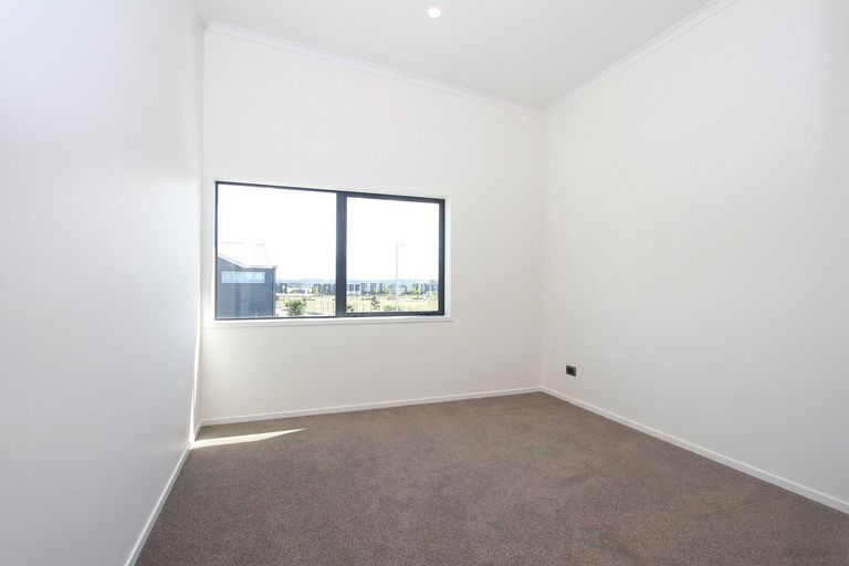 Photo of property in 37 Wallace Road, Hobsonville, Auckland, 0616