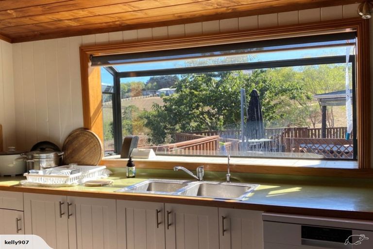 Photo of property in 60 Cheriton Road, Mellons Bay, Auckland, 2014