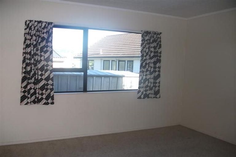 Photo of property in 35 Delaware Grove, Totara Park, Upper Hutt, 5018