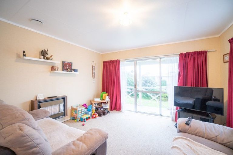 Photo of property in 25a Rosedale Crescent, Cloverlea, Palmerston North, 4412