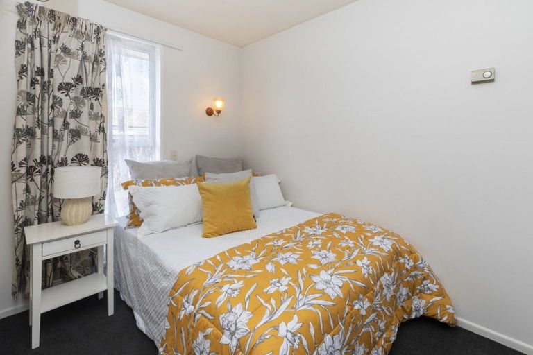 Photo of property in 2/12 Steadman Road, Broomfield, Christchurch, 8042